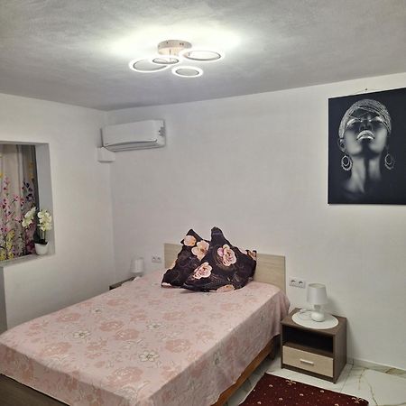 Apartament Timeea Беїле-Херкулане Екстер'єр фото